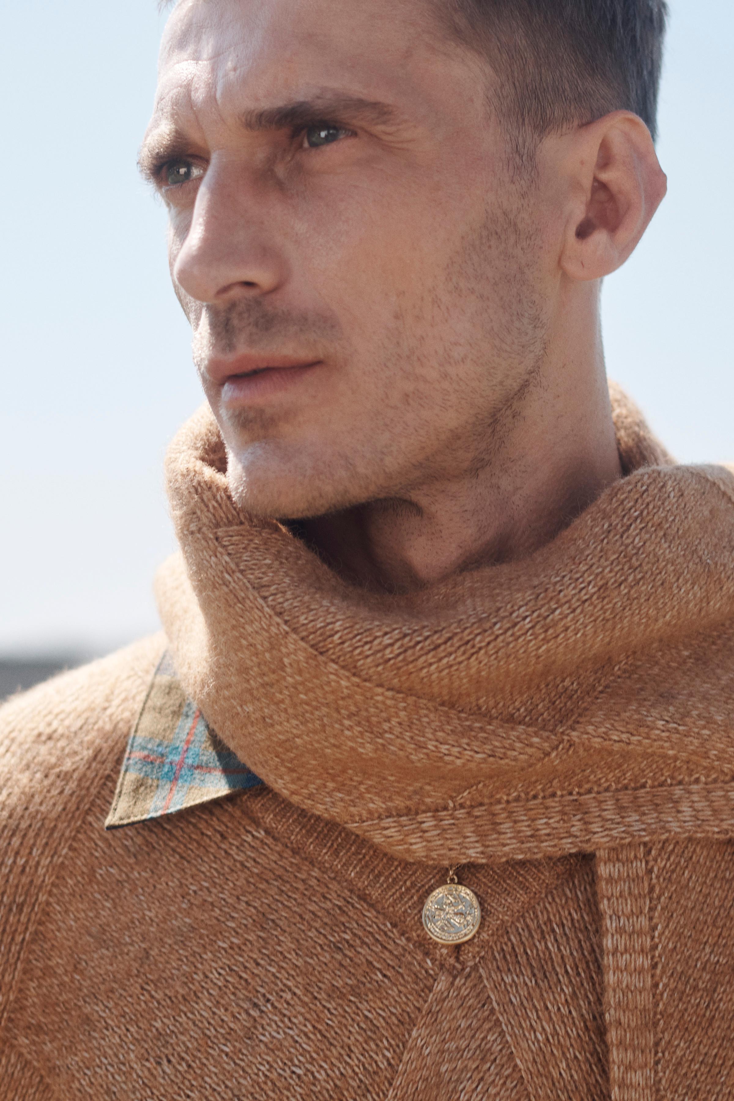 LIMITED EDITION GEOMETRIC JACQUARD SWEATER WITH SCARF